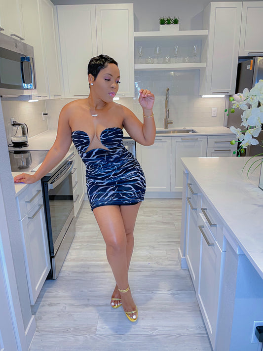 MISS CONFIDENT (BLACK)